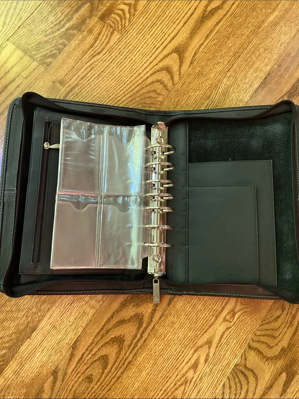 Franklin Covey 1 1/2 inch 7 ring black leather binder planner full zip planner